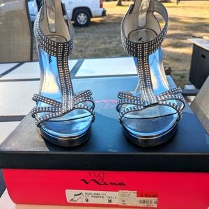 GORGEOUS 😍 Nina size 9 Sleek silver small studs , back heel zipper , High heel